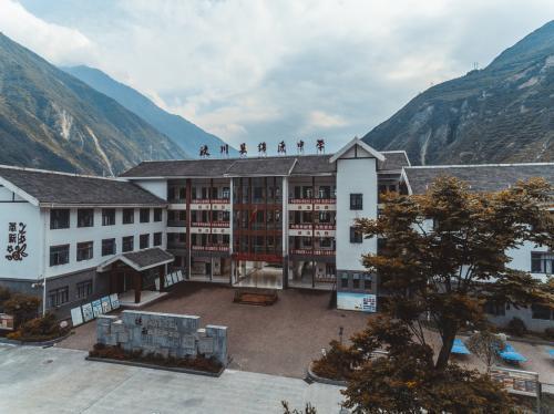 汶川十年 心系教育 致DB视讯的两封信